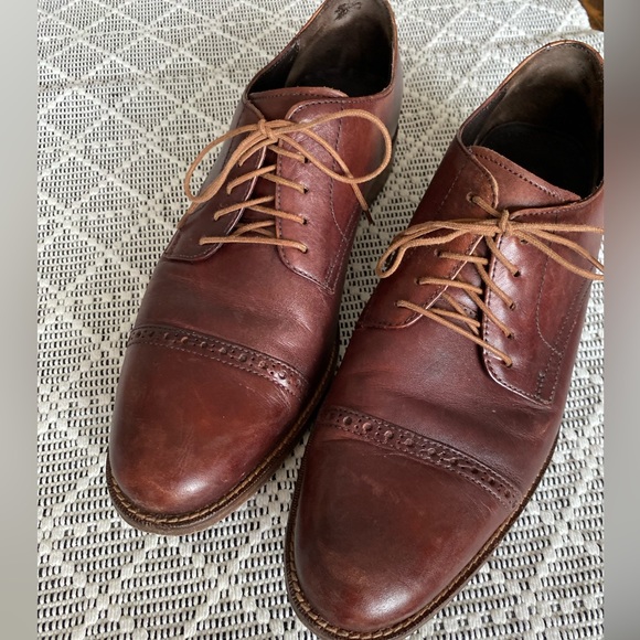 Gently Used Mens Cole Haan Dress Shoe Size 9.5 - Picture 3 of 6